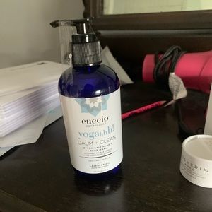 Cuccio epsom salt hand + body wash